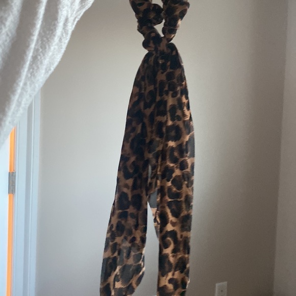 Scrunches - Picture 3 of 4